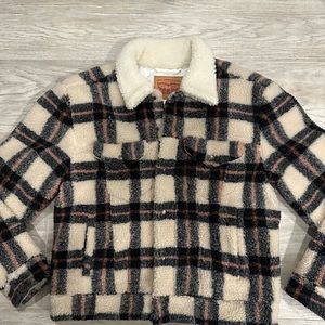 Brand new Women’s Levi’s Sherpa Jacket